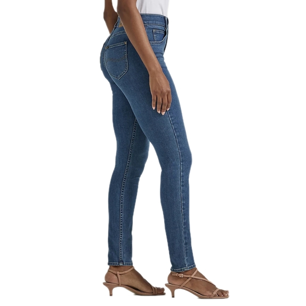 LEE Women's Ultra Lux Comfort with Flex Motion Skinny Leg Jean - Picture 3 of 5
